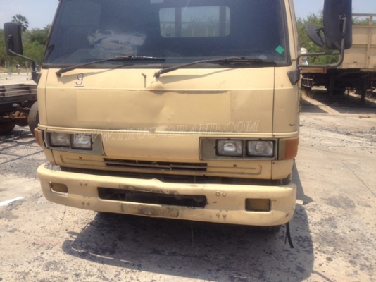 6 ล้อ HINO พื้นเรียบ 120 แรงม้า เชื้อเพลิงน้ำมัน ขายซากไม่มีเล่มทะเบียน แต่รถใช้งานได้ปกติ