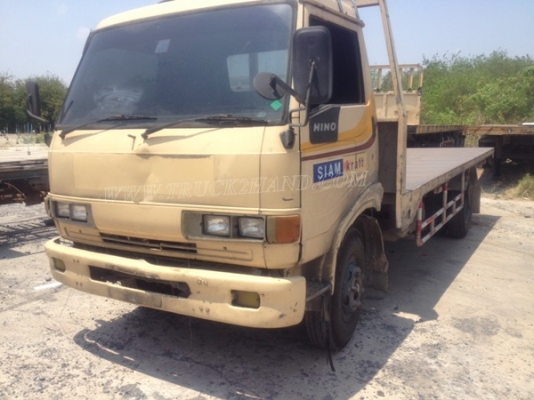6 ล้อ HINO พื้นเรียบ 120 แรงม้า เชื้อเพลิงน้ำมัน ขายซากไม่มีเล่มทะเบียน แต่รถใช้งานได้ปกติ