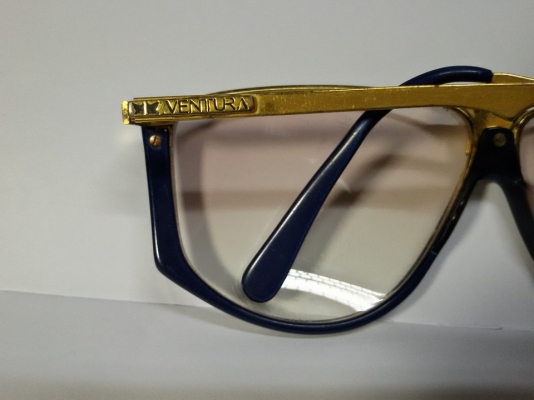 ขายกรอบแว่นventura