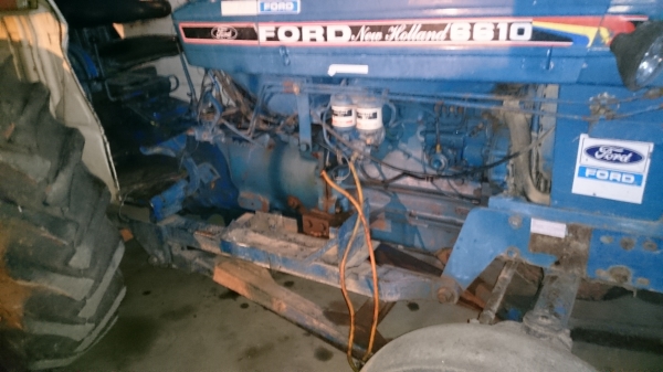 ขายรถไถฟอร์ด 77  อุปกรณ์ 2 ชิ้นหน้าหลัง เล่มพร้อม พร้อมใช้งาน