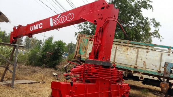 ขายถูกๆ..155000บาท เครนยูนิค4.5ตัน 4ปลอก สภาพสวยพร้อมใช้