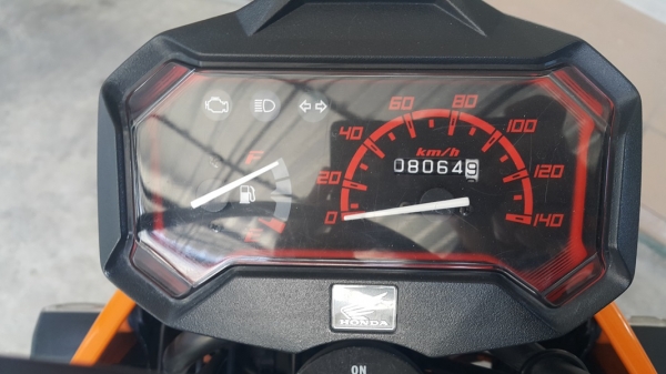 ขาย Honda Zoomer-x ส้มดำ ไมล์แดง ปลายปี57 สภาพเยี่ยม วิ่งน้อยครับ