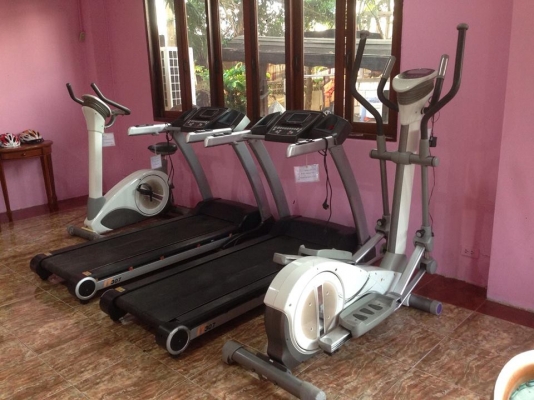 ขายลู่วิ่งตัวใหญ่มือสองรับได้120กก. ขายเป็นคู่ครับพร้อมที่ปั่นจักรยาน 19500 บาท