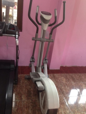 ขายลู่วิ่งตัวใหญ่มือสองรับได้120กก. ขายเป็นคู่ครับพร้อมที่ปั่นจักรยาน 19500 บาท