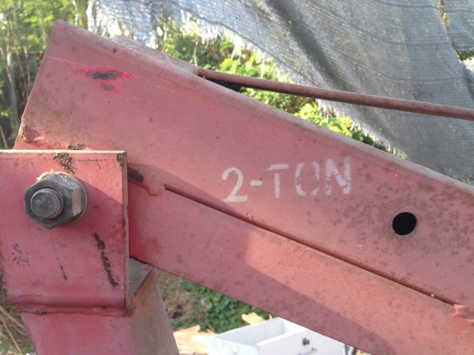 ขายเครนยกเครื่องครับ 6000 บาท ขายเครนยกเครื่องครับ 6000 บาท