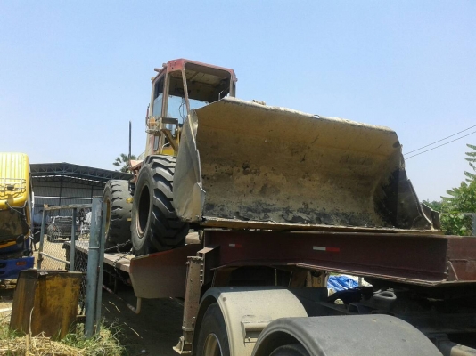 รถตักล้อยาง KOMATSU WA180 พร้อมใช้ ยางไม่ดี1เส้น