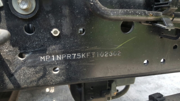 รถอีซูซุ 6 ล้อ NPR ตู้แห้ง  150 แรงม้า.  ปี 57. ( รถวิ่ง 2,xxx กม. )    สนใจติดต่อ  081 - 6079515