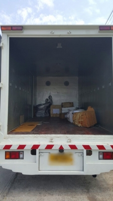 รถอีซูซุ 6 ล้อ NPR ตู้แห้ง  150 แรงม้า.  ปี 57. ( รถวิ่ง 2,xxx กม. )    สนใจติดต่อ  081 - 6079515