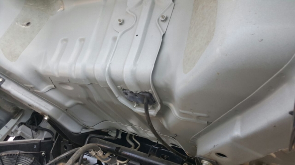 รถอีซูซุ 6 ล้อ NPR ตู้แห้ง  150 แรงม้า.  ปี 57. ( รถวิ่ง 2,xxx กม. )    สนใจติดต่อ  081 - 6079515