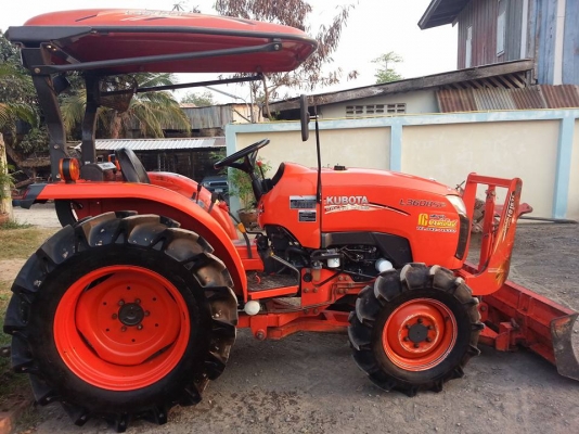 คูโบต้า L3608SP 4 WD ใบมีดตราช้าง ทำงาน 576 ชั่วโมง เล่มทะเบียนพร้อม จด ส.ค.2557