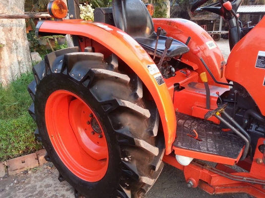 คูโบต้า L3608SP 4 WD ใบมีดตราช้าง ทำงาน 576 ชั่วโมง เล่มทะเบียนพร้อม จด ส.ค.2557