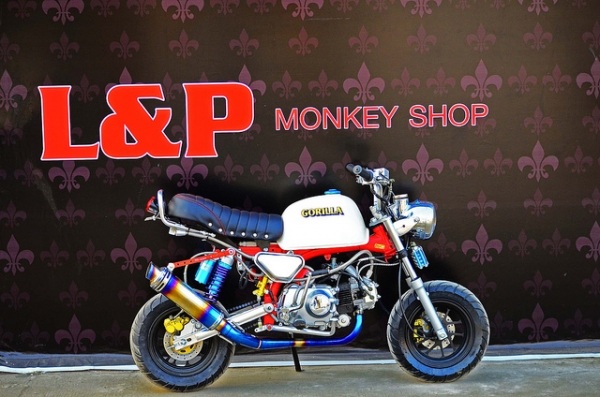 อะไหล่ แต่งรถเพียบ มีโช็คหน้า-หลัง ล้อ เครื่อง ถังน้ำมัน เบาะ และอะไหล่อื่นๆที่แต่งรถทั้งหมด ลดราคา 20-30\%