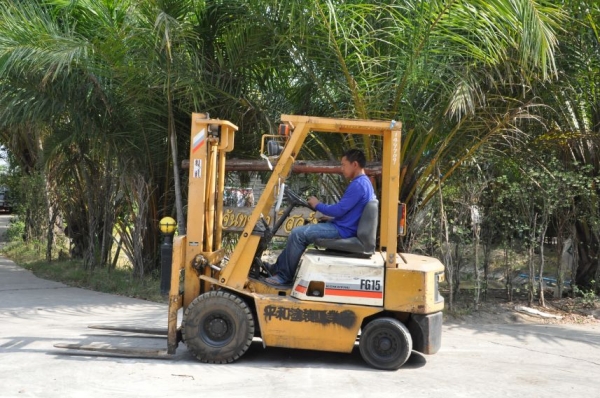 ลดกระหน่ำ!!ขายFORKLIFT KOMATSU FG15(1.5ตัน) สวยเดิมจากญี่ปุ่น ยังไม่เคยใช้ในไทย 95,000เท่านั้น!!