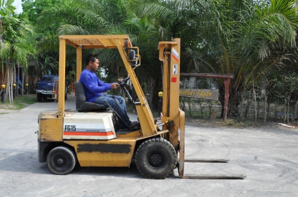 ลดกระหน่ำ!!ขายFORKLIFT KOMATSU FG15(1.5ตัน) สวยเดิมจากญี่ปุ่น ยังไม่เคยใช้ในไทย 95,000เท่านั้น!!