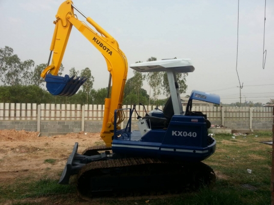 ขายรถขุดคูโบต้าpc40สภาพใช้งานได้ดีเร็วแรงขายเพียง235000เท่านั้น 0895725533