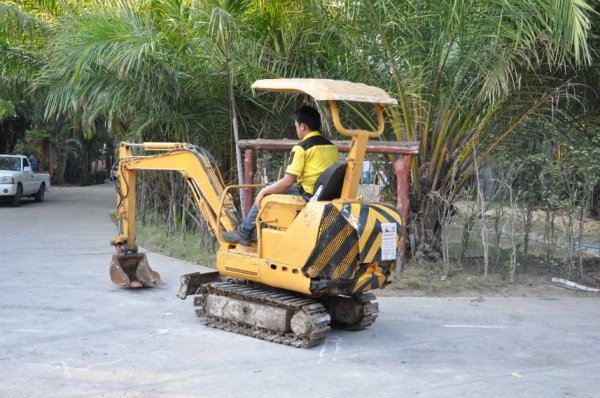 ขายแบคโฮKOBELCO SK-015(ลายหัวแย๊ก)(แทรคเหล็กยืด-หดได้)(ขนขึ้นกระบะได้) เดิมจากญี่ปุ่น ทำงานสมบูรณ์ทุกระบบ รับรองไม่ผิดหวัง 135,000 เท่านั้น!!