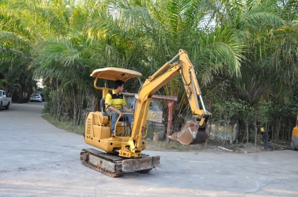 ขายแบคโฮKOBELCO SK-015(ลายหัวแย๊ก)(แทรคเหล็กยืด-หดได้)(ขนขึ้นกระบะได้) เดิมจากญี่ปุ่น ทำงานสมบูรณ์ทุกระบบ รับรองไม่ผิดหวัง 135,000 เท่านั้น!!