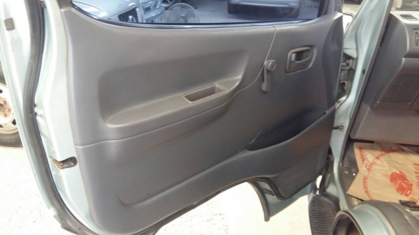 ปี2001 เครื่องดีเซล3.0แน่น ใช้น้อย ปี2001 เครื่องดีเซล3.0แน่น ใช้น้อย