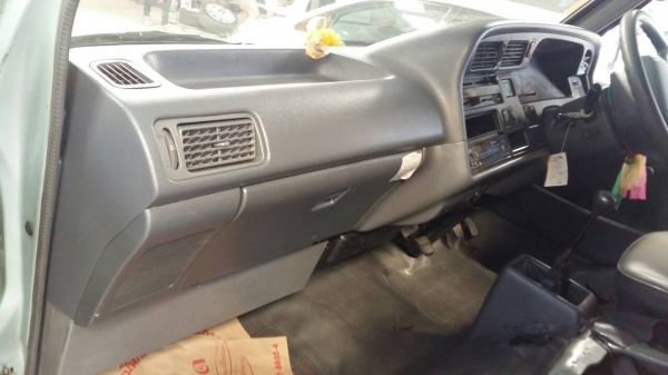 ปี2001 เครื่องดีเซล3.0แน่น ใช้น้อย ปี2001 เครื่องดีเซล3.0แน่น ใช้น้อย