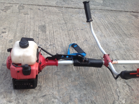 เครื่องตัดหญ้าสวยๆมือสองใช้งานน้อย