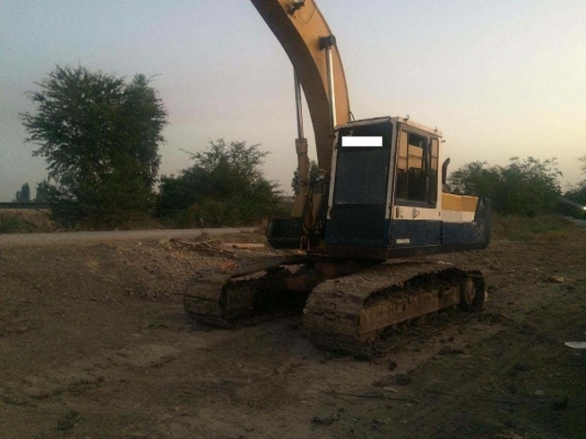 ขายรถแบคโฮ KOMATSU PC200-3 บูมอาร์มยาว ราคา 450000