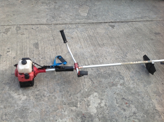 เครื่องตัดหญ้าสวยๆมือสองใช้งานน้อย0990514663