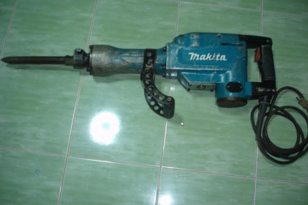 เครื่องสกัดคอนกรีต(ไฟฟ้า) Makita HM1306