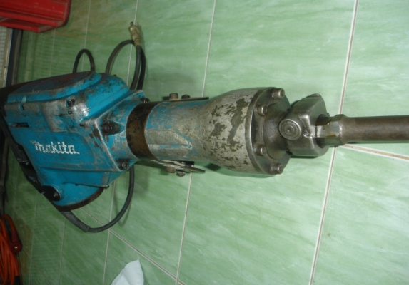 เครื่องสกัดคอนกรีต(ไฟฟ้า) Makita HM1306