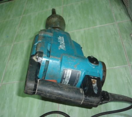 เครื่องสกัดคอนกรีต(ไฟฟ้า) Makita HM1306