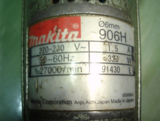 ขายเครื่องเจียรไฟฟ้าแบบคอยาว ยี่ห้อ makita รุ่น 906H 1/4" 320 วัตต์