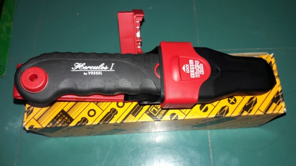 ขายมีดงานช่างไฟฟ้าด้ามเป็นฉนวนกันไฟฟ้ารุ่นเฮอคิวลิส VESSEL ขายมีดงานช่างไฟฟ้าด้ามเป็นฉนวนกันไฟฟ้ารุ่นเฮอคิวลิส VESSEL