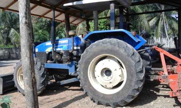 ขายด่วน New Holland TT75