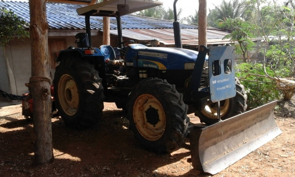 ขายด่วน New Holland TT75
