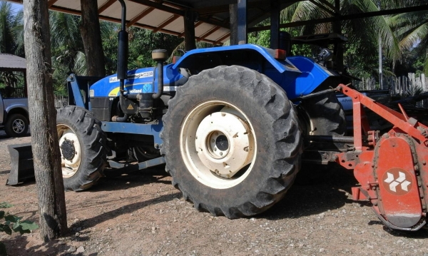 ขายด่วน New Holland TT75