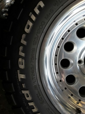 ล้อหยดนำ้ + BF KM2 USA. 265/75/16 ปี11 สวยๆ 1ชุด