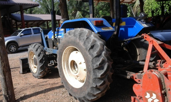 ขายด่วน New Holland TT75