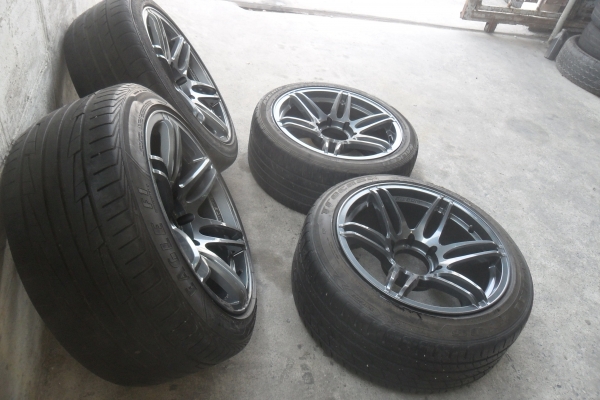 ขอบ18นิ้ว6รู หน้า8.5หลัง10 พร้อมยาง 4 ล้อ ราคา 10900 บาท ขอบ18นิ้ว6รู หน้า8.5หลัง10 พร้อมยาง 4 ล้อ ราคา 10900 บาท