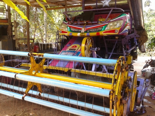 ขายรถเกี่ยวข้าว เกษตรพัฒนา อุ้ม 2.5 ตัน เครื่อง HINO HO7D 195 เทอร์โบ