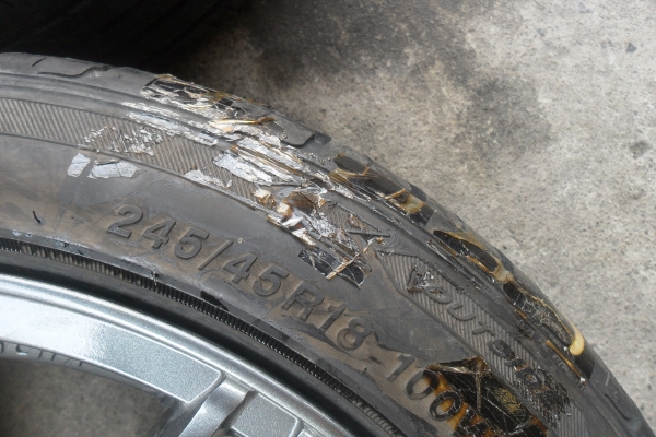 ล้อแม็ก18นิ้ว6รุ หน้า8.5หลัง10 พร้อมยาง สวยๆ 4 ล้อ ราคา 10900 บาท