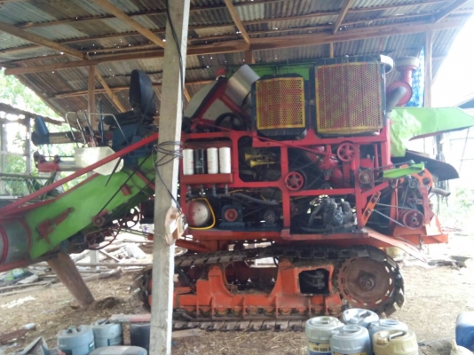 ขายรถเกี่ยวข้าวไทยเส็งยนต์ ขายรถเกี่ยวข้าวไทยเส็งยนต์