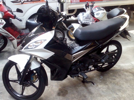 ขาย Yamaha Spark 135 i ปี 55 สตาร์ทมือ ล้อแม็ก ไม่มีครัช เครื่องดีเดิมๆ สภาพภายนอกดี ไม่มีรอยล้ม สติ๊กเกอร์ไม่มี เล่มพร้อมชุดโอน