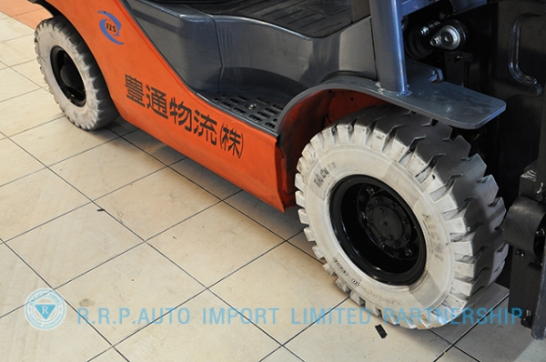 ขายรถโฟล์คลิฟท์มือสอง TOYOTA รุ่น 8FG15-14802 ราคา 295,000 บาท นำเข้าจากประเทศญี่ปุ่น 100\% ไม่เคยใช้งานในไทย