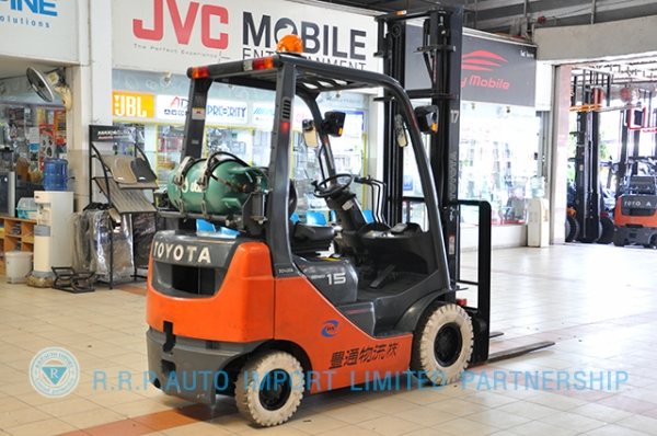 ขายรถโฟล์คลิฟท์มือสอง TOYOTA รุ่น 8FG15-14802 ราคา 295,000 บาท นำเข้าจากประเทศญี่ปุ่น 100\% ไม่เคยใช้งานในไทย