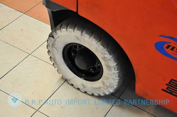 ขายรถโฟล์คลิฟท์มือสอง TOYOTA รุ่น 8FG15-14802 ราคา 295,000 บาท นำเข้าจากประเทศญี่ปุ่น 100\% ไม่เคยใช้งานในไทย