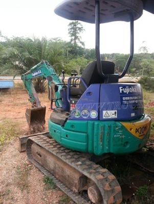 รถแมคโค KOMATSU PC 20 MR รถแมคโค KOMATSU PC 20 MR
