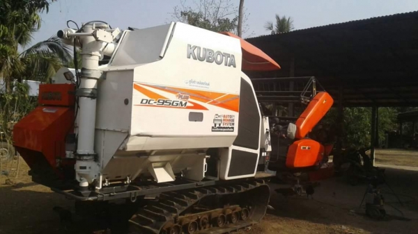 ขายรถเกี่ยวข้าว KUBOTA DC95GM ปี56 ใช้งานน้อย1,079ชม. เหลืองวด177,430บาท รถสวยสภาพพร้อมใช้งาน เอกสารพร้อมโอน สนใจโทร 090-8588220คุณนะ 093-3258446คุณบิว หรือเข้าดูสินค้าอื่นๆได้ที่ www.truck.in.th/498 หรือเพจFacebook ณรงค์