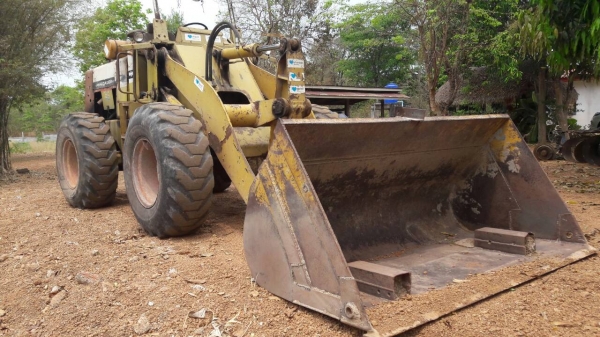 ขายรถตัก 510 KOMATSU สภาพดีพร้อมใช้งาน 0811838154