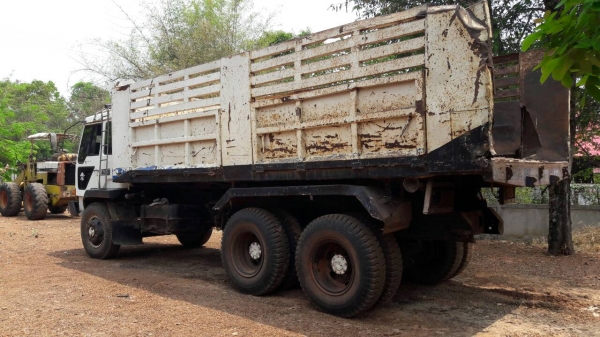 ขายหลง TD  2 เพลาดรั้ม เครื่อง 195 แรง  รถสวย สภาพดีใช้งานอยู่  0811838154