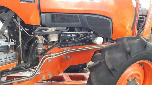 ขายรถไถคูโบต้าL4708สภาพเดิมๆพร้อมดันหน้ายางเต็ม4เส้นคับเล่มทะเบียนพร้อมโอนคับ