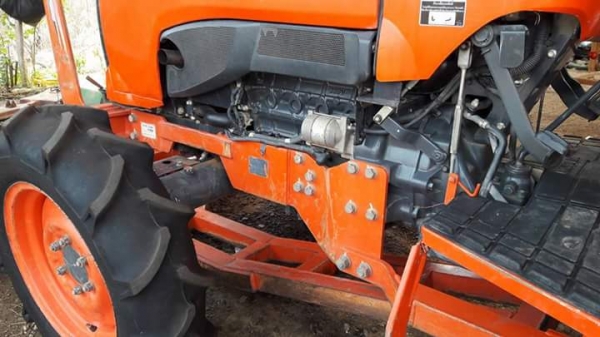 ขายรถไถคูโบต้าL4708สภาพเดิมๆพร้อมดันหน้ายางเต็ม4เส้นคับเล่มทะเบียนพร้อมโอนคับ